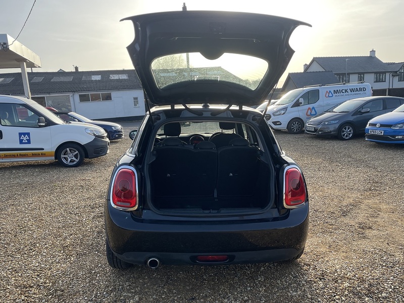 MINI 1.5 Cooper D Hatchback 5dr Diesel Manual Euro 6 (s/s) (116 ps)