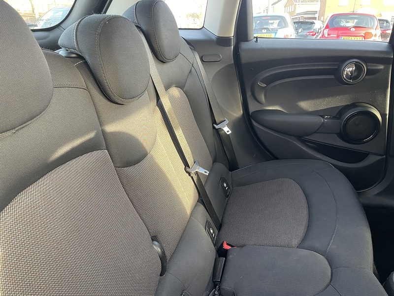 MINI 1.5 Cooper D Hatchback 5dr Diesel Manual Euro 6 (s/s) (116 ps)