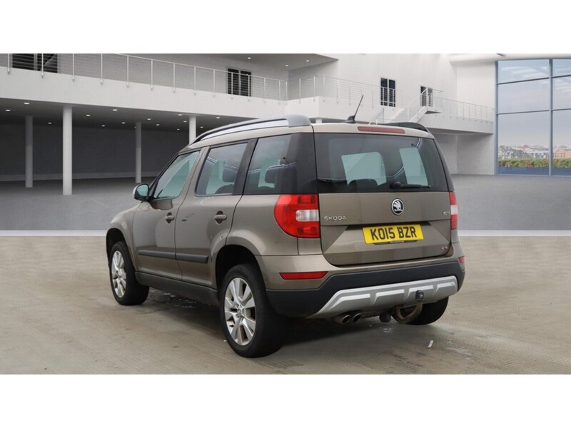 Skoda 2.0 TDI Elegance Outdoor 5dr Diesel DSG 4WD Euro 5 (170 ps)