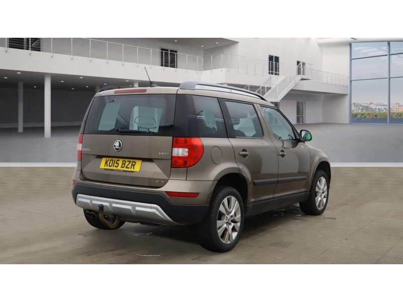 Skoda 2.0 TDI Elegance Outdoor 5dr Diesel DSG 4WD Euro 5 (170 ps)
