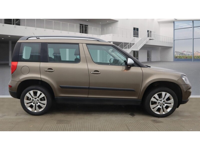 Skoda 2.0 TDI Elegance Outdoor 5dr Diesel DSG 4WD Euro 5 (170 ps)