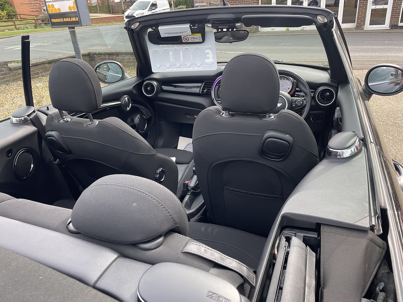 MINI 2.0 Cooper S Convertible 2dr Petrol Auto Euro 6 (s/s) (192 ps)
