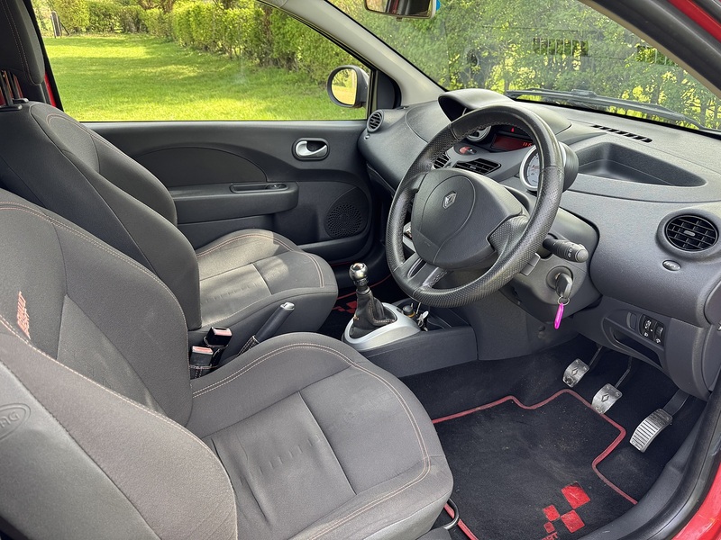 Renault 1.6 VVT Renaultsport Hatchback 3dr Petrol Manual Euro 4 (133 ps)