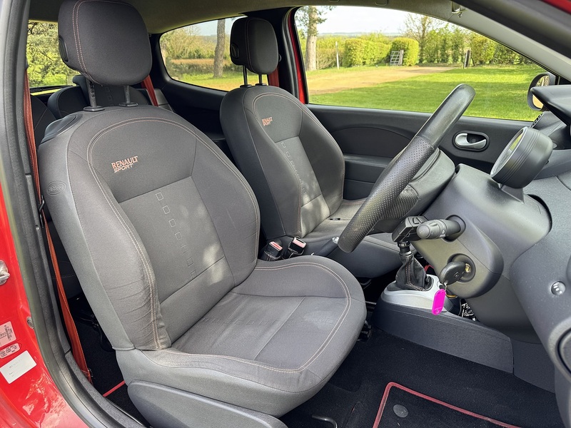 Renault 1.6 VVT Renaultsport Hatchback 3dr Petrol Manual Euro 4 (133 ps)