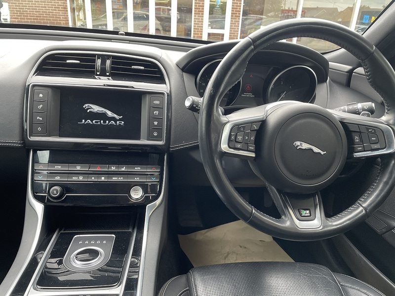 Jaguar 2.0d R-Sport Saloon 4dr Diesel Auto Euro 6 (s/s) (180 ps)
