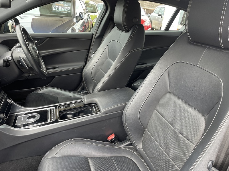 Jaguar 2.0d R-Sport Saloon 4dr Diesel Auto Euro 6 (s/s) (180 ps)