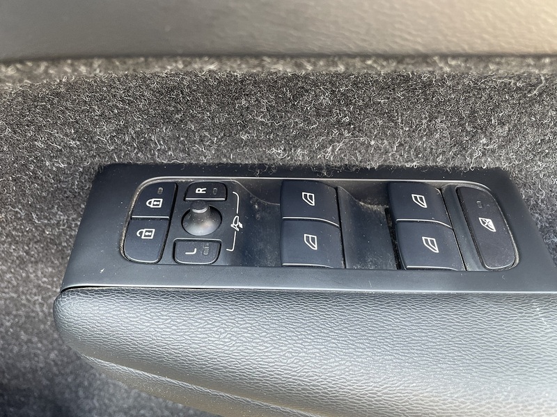 Volvo 2.0 D4 Inscription Pro SUV 5dr Diesel Auto AWD Euro 6 (s/s) (190 ps)