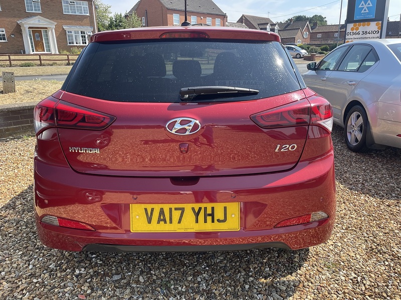 Hyundai 1.4 Premium Nav Hatchback 5dr Petrol Auto Euro 6 (100 ps)