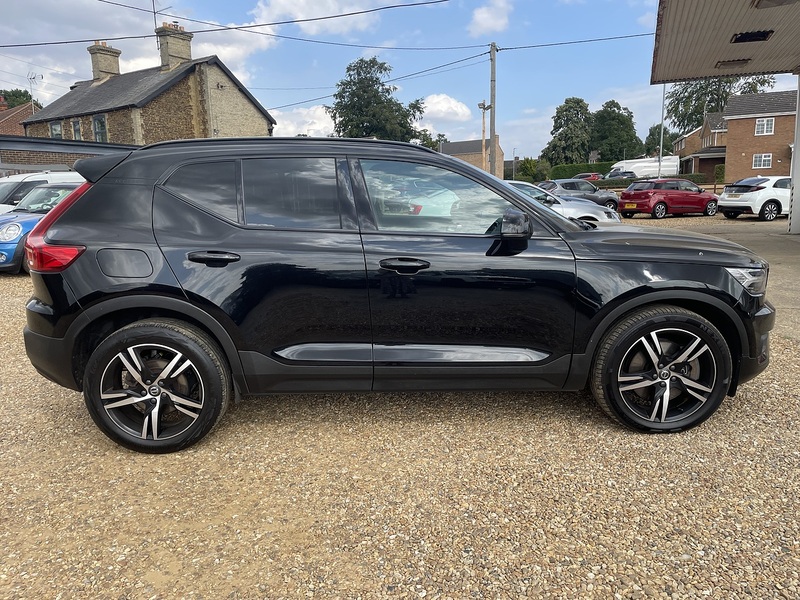 Volvo 1.5h T4 Recharge 10.7kWh R-Design SUV 5dr Petrol Plug-in Hybrid Auto Euro 6 (s/s) (211 ps)
