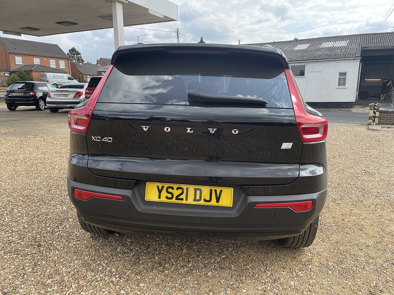 Volvo 1.5h T4 Recharge 10.7kWh R-Design SUV 5dr Petrol Plug-in Hybrid Auto Euro 6 (s/s) (211 ps)