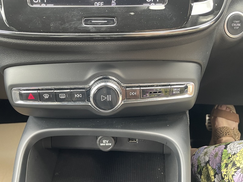 Volvo 1.5h T4 Recharge 10.7kWh R-Design SUV 5dr Petrol Plug-in Hybrid Auto Euro 6 (s/s) (211 ps)