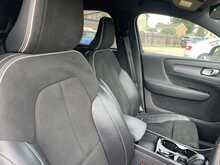 Volvo XC40 h T4 R-Design 