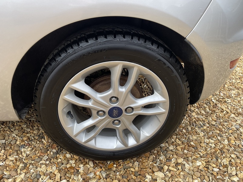 Ford 1.25 Zetec Hatchback 3dr Petrol Manual Euro 6 (82 ps)