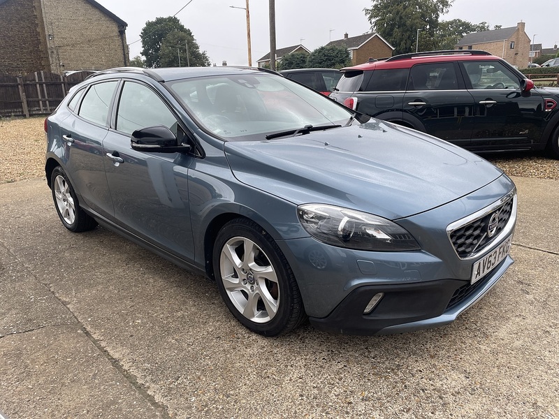 Volvo 1.6 D2 Lux Hatchback 5dr Diesel Powershift Euro 5 (s/s) (115 ps)