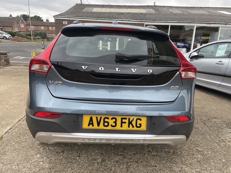 Volvo 1.6 D2 Lux Hatchback 5dr Diesel Powershift Euro 5 (s/s) (115 ps)