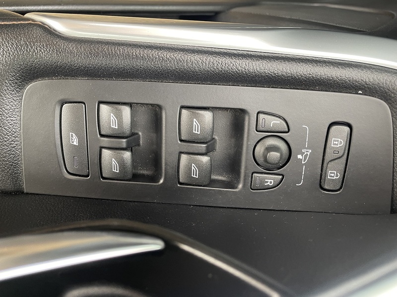Volvo 1.6 D2 Lux Hatchback 5dr Diesel Powershift Euro 5 (s/s) (115 ps)