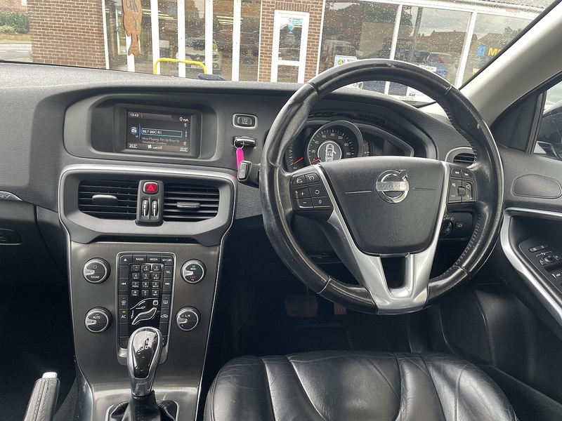 Volvo 1.6 D2 Lux Hatchback 5dr Diesel Powershift Euro 5 (s/s) (115 ps)