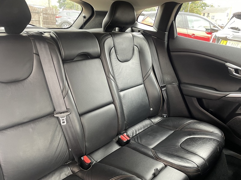 Volvo 1.6 D2 Lux Hatchback 5dr Diesel Powershift Euro 5 (s/s) (115 ps)