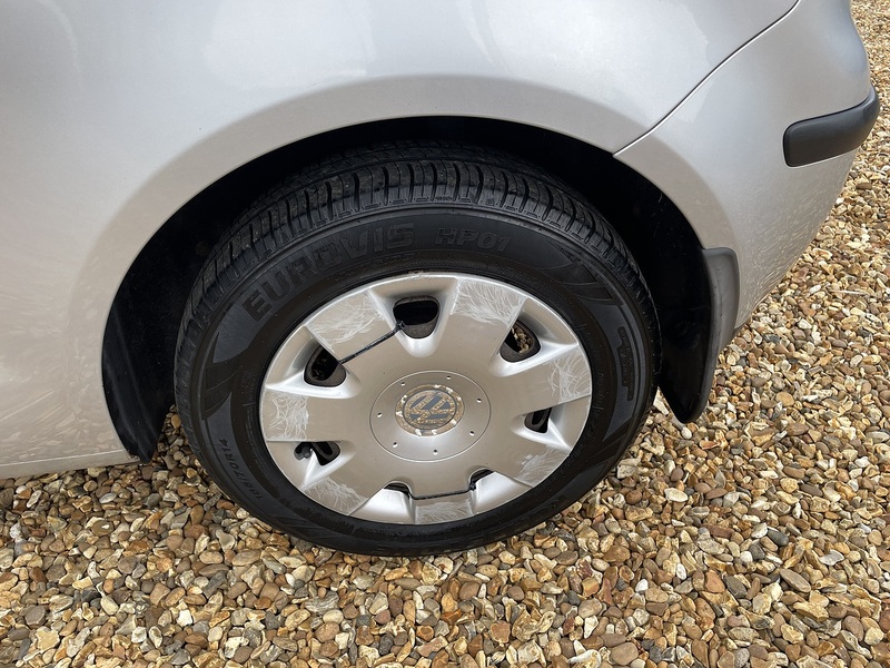 Volkswagen 1.2 E Hatchback 3dr Petrol Manual (144 g/km, 55 bhp)