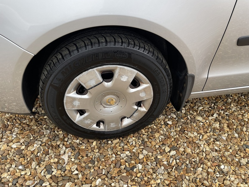 Volkswagen 1.2 E Hatchback 3dr Petrol Manual (144 g/km, 55 bhp)