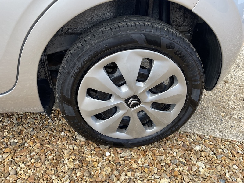 Citroen 1.2 PureTech Feel Hatchback 5dr Petrol Manual Euro 6 (82 ps)