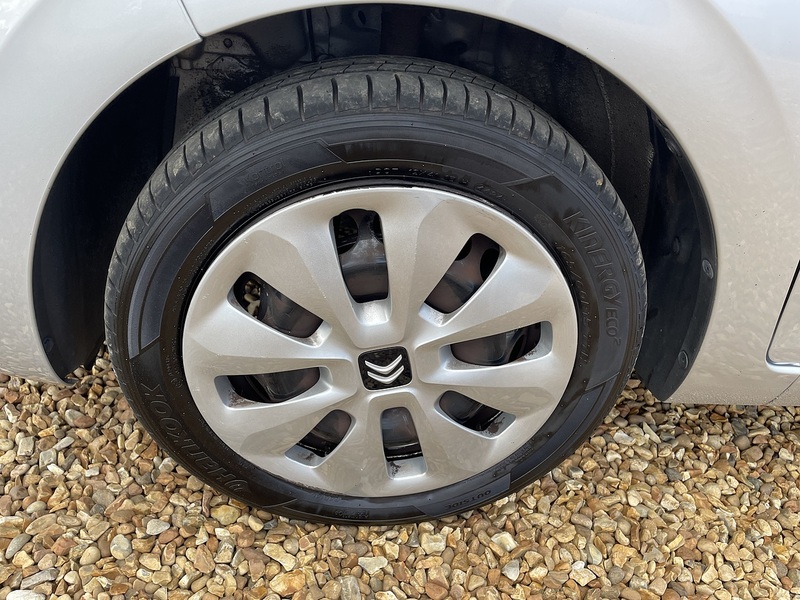 Citroen 1.2 PureTech Feel Hatchback 5dr Petrol Manual Euro 6 (82 ps)