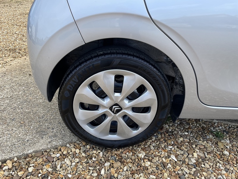 Citroen 1.2 PureTech Feel Hatchback 5dr Petrol Manual Euro 6 (82 ps)