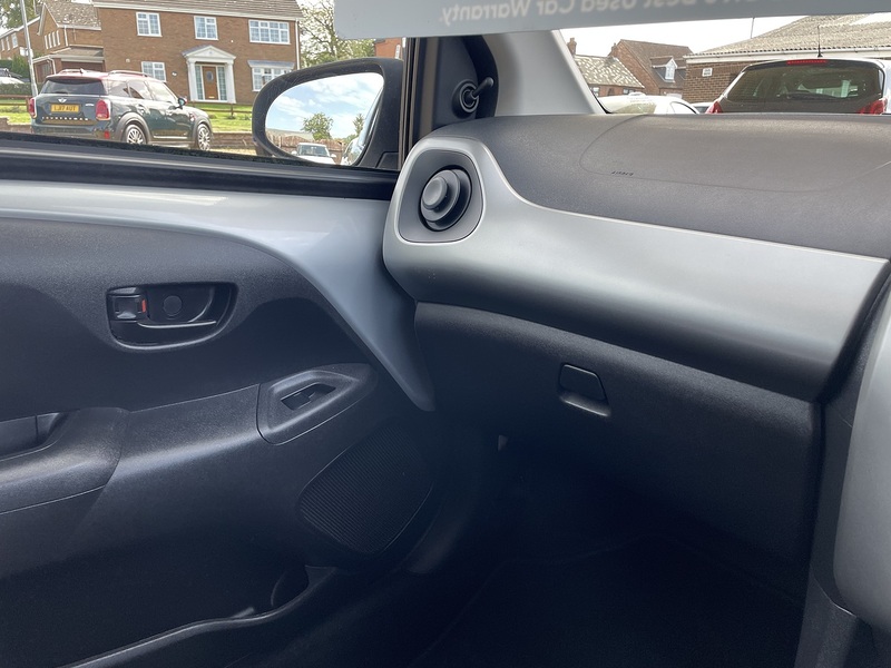 Citroen 1.2 PureTech Feel Hatchback 5dr Petrol Manual Euro 6 (82 ps)