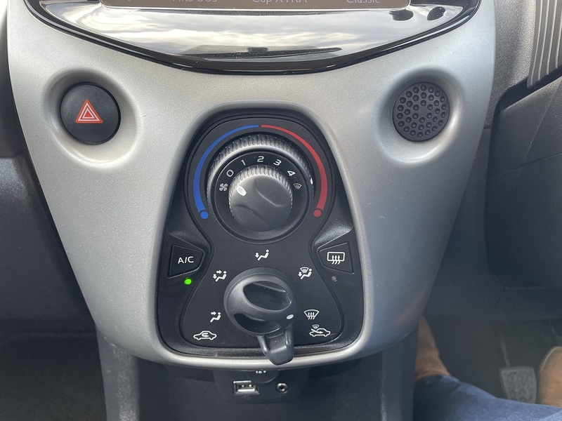 Citroen 1.2 PureTech Feel Hatchback 5dr Petrol Manual Euro 6 (82 ps)