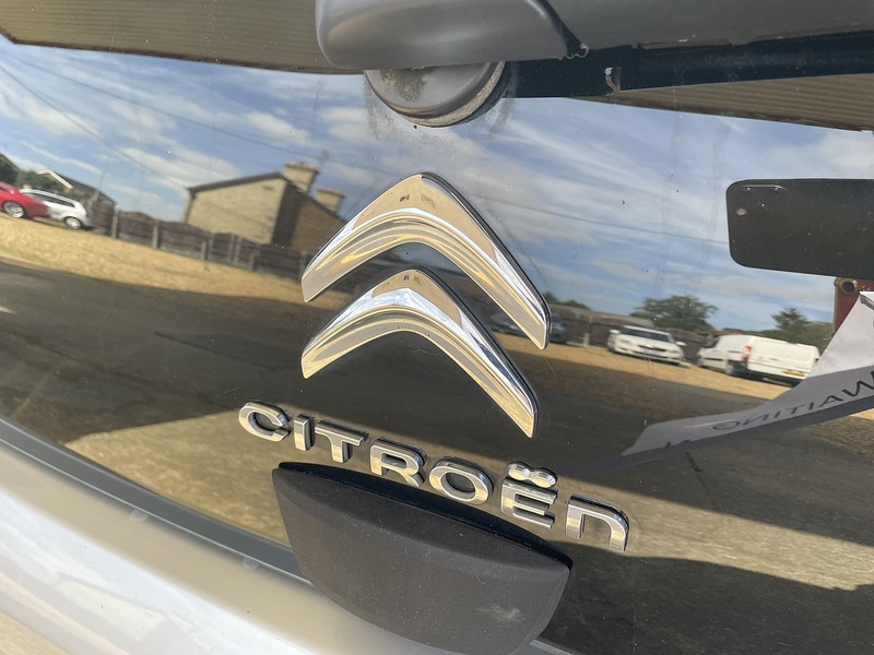 Citroen 1.2 PureTech Feel Hatchback 5dr Petrol Manual Euro 6 (82 ps)