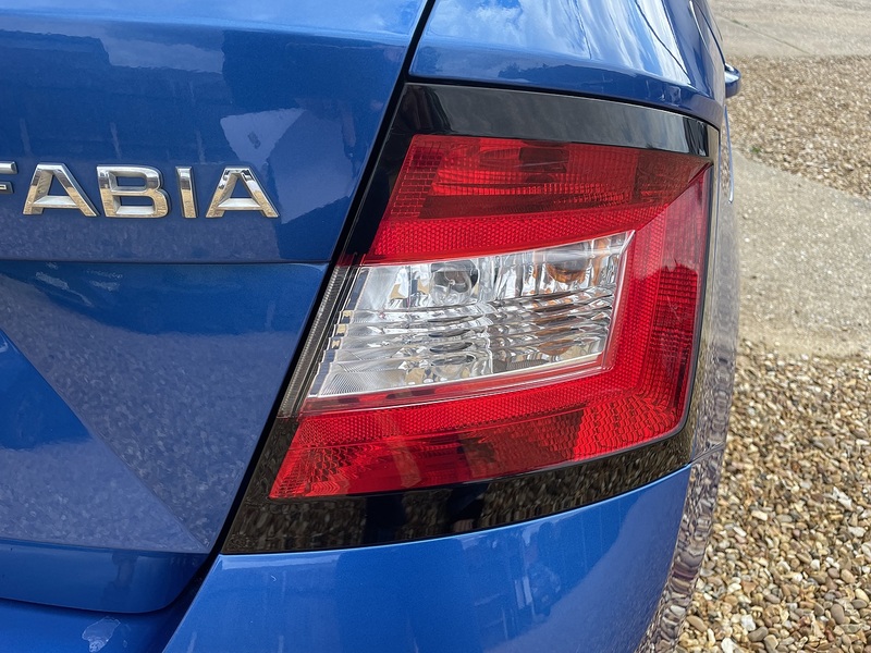 Skoda 1.0 TSI Colour Edition Hatchback 5dr Petrol Manual Euro 6 (s/s) (95 ps)