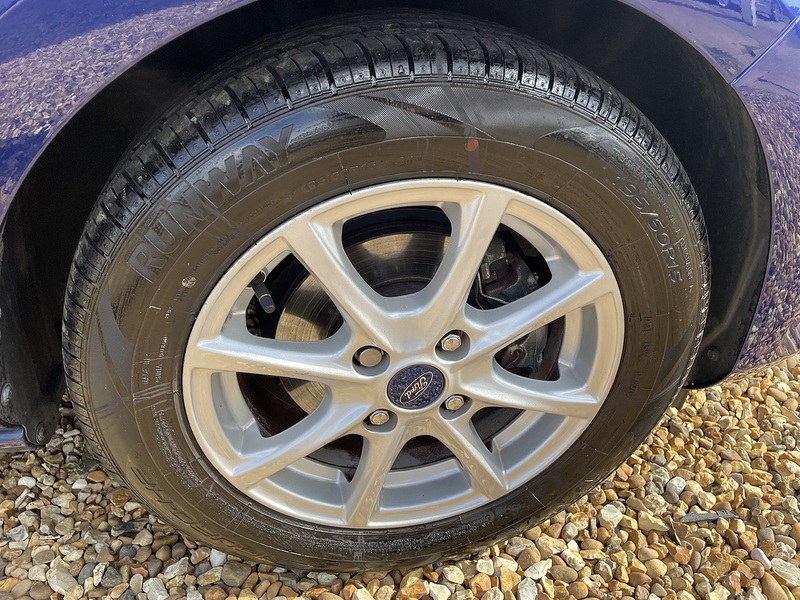 Ford 1.0T EcoBoost Zetec Hatchback 5dr Petrol Manual Euro 6 (s/s) (100 ps)