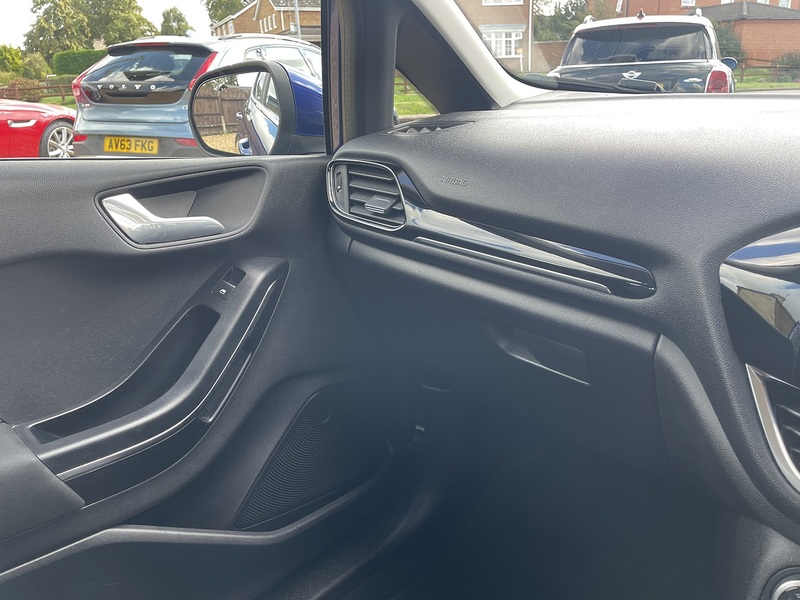 Ford 1.0T EcoBoost Zetec Hatchback 5dr Petrol Manual Euro 6 (s/s) (100 ps)
