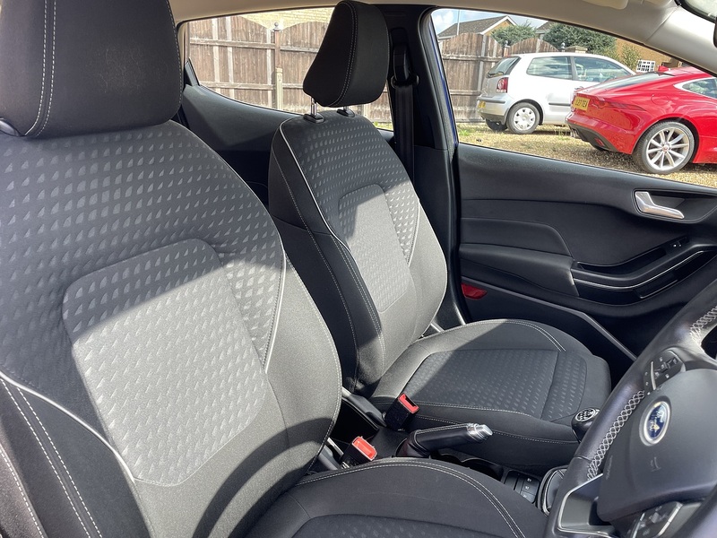 Ford 1.0T EcoBoost Zetec Hatchback 5dr Petrol Manual Euro 6 (s/s) (100 ps)