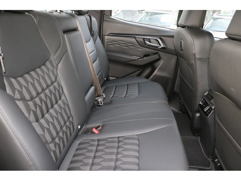 Isuzu V-Cross Dcb Pick Up 1.9 Manual Diesel