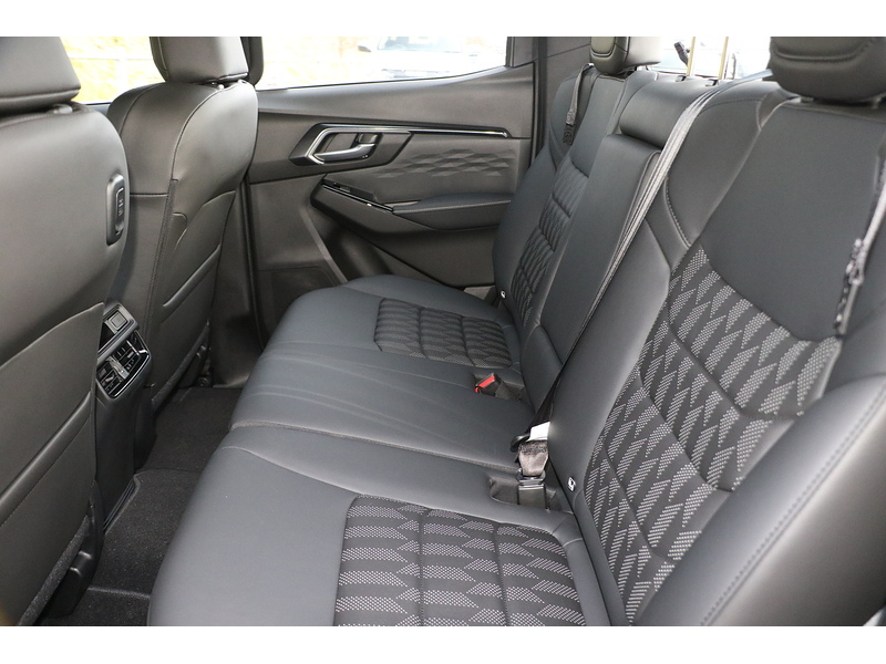 Isuzu V-Cross Dcb Pick Up 1.9 Manual Diesel