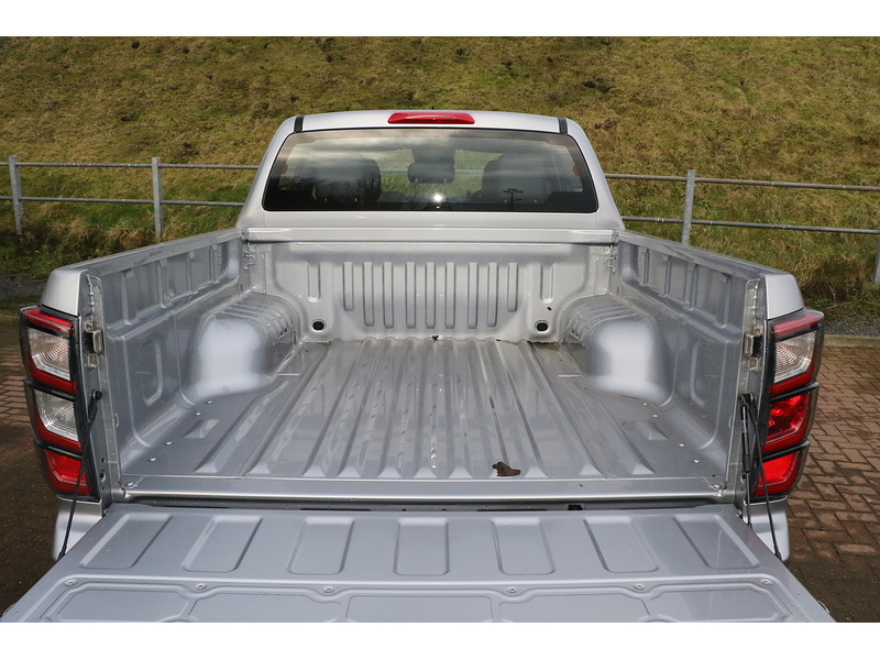 Isuzu V-Cross Dcb Pick Up 1.9 Manual Diesel