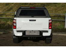 Isuzu D-Max V-Cross COMMERCIAL 