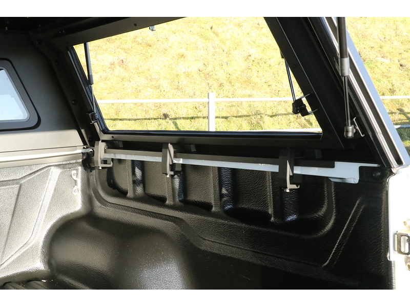 Isuzu V-Cross COMMERCIAL Pick Up 1.9 Automatic Diesel