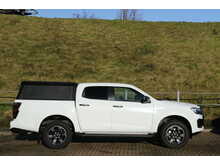 Isuzu D-Max V-Cross COMMERCIAL 