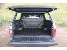 Isuzu D-Max V-Cross COMMERCIAL 