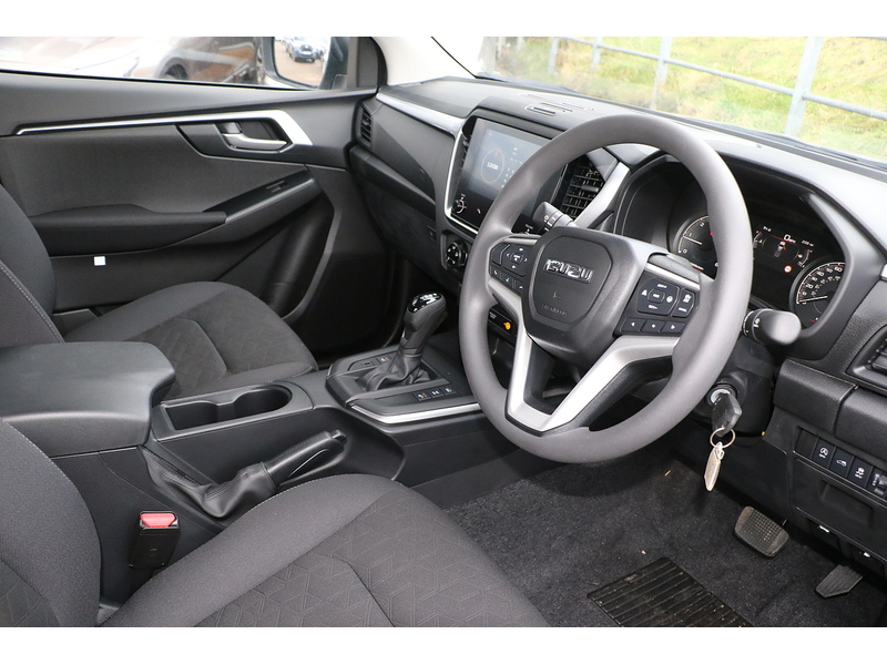 Isuzu Dl20 Dcb Pick Up 1.9 Automatic Diesel