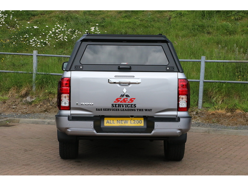 Mitsubishi TITAN Pickup 2.4 Auto Diesel