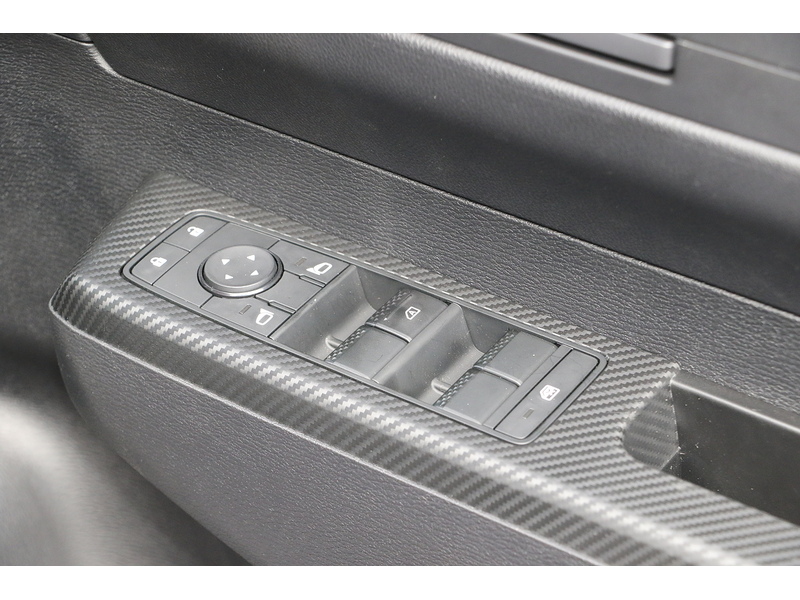 Mitsubishi TITAN Pickup 2.4 Auto Diesel