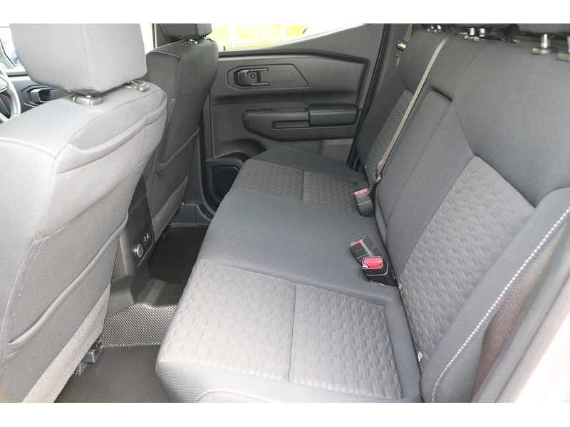 Mitsubishi TITAN Pickup 2.4 Auto Diesel