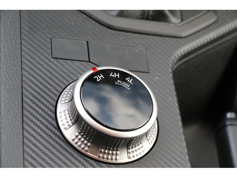 Mitsubishi TITAN Pickup 2.4 Auto Diesel