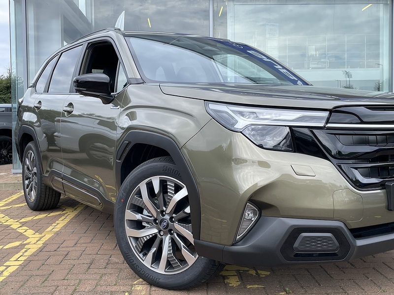 Subaru Touring suv 2000 cvt Petrol Hybrid