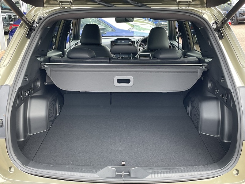 Subaru Touring suv 2000 cvt Petrol Hybrid