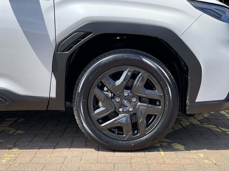 Subaru Field SUV 2000 CVT Petrol / hybrid