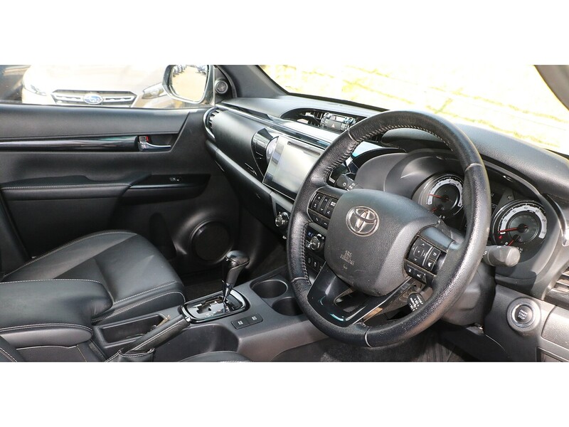 Toyota 2.4 D-4D Invincible X Pickup Double Cab 4dr Diesel Auto 4WD Euro 6 (s/s) (TSS) (150 ps)